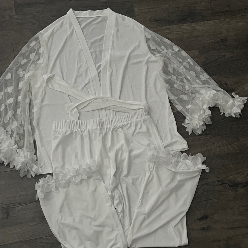 Romantic Elegant White Lace Sleepwear Set